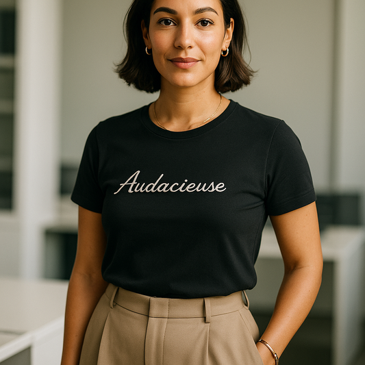 T-shirt Personnalisé Noir  Femme– Confort, Style et Confiance en Soi