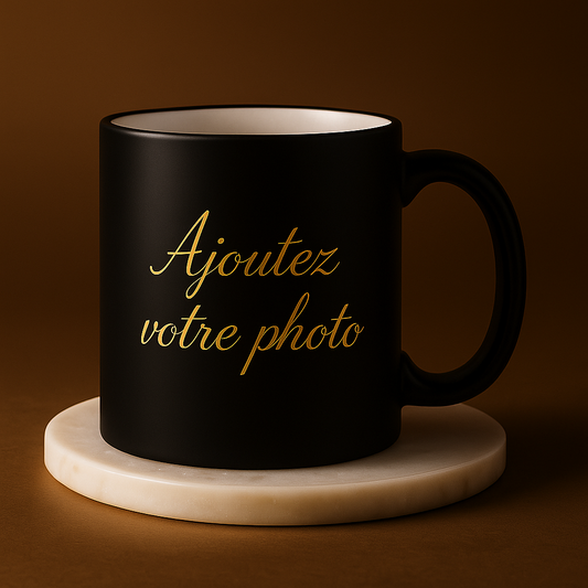 Mug magique noir personnalisé – Élégance & surprise à chaque gorgée
