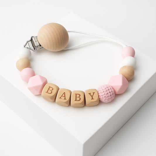 Attache-tétine personnalisée rose – Délicate et raffinée